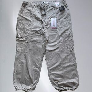 Woman Cargo beige pants 2x
